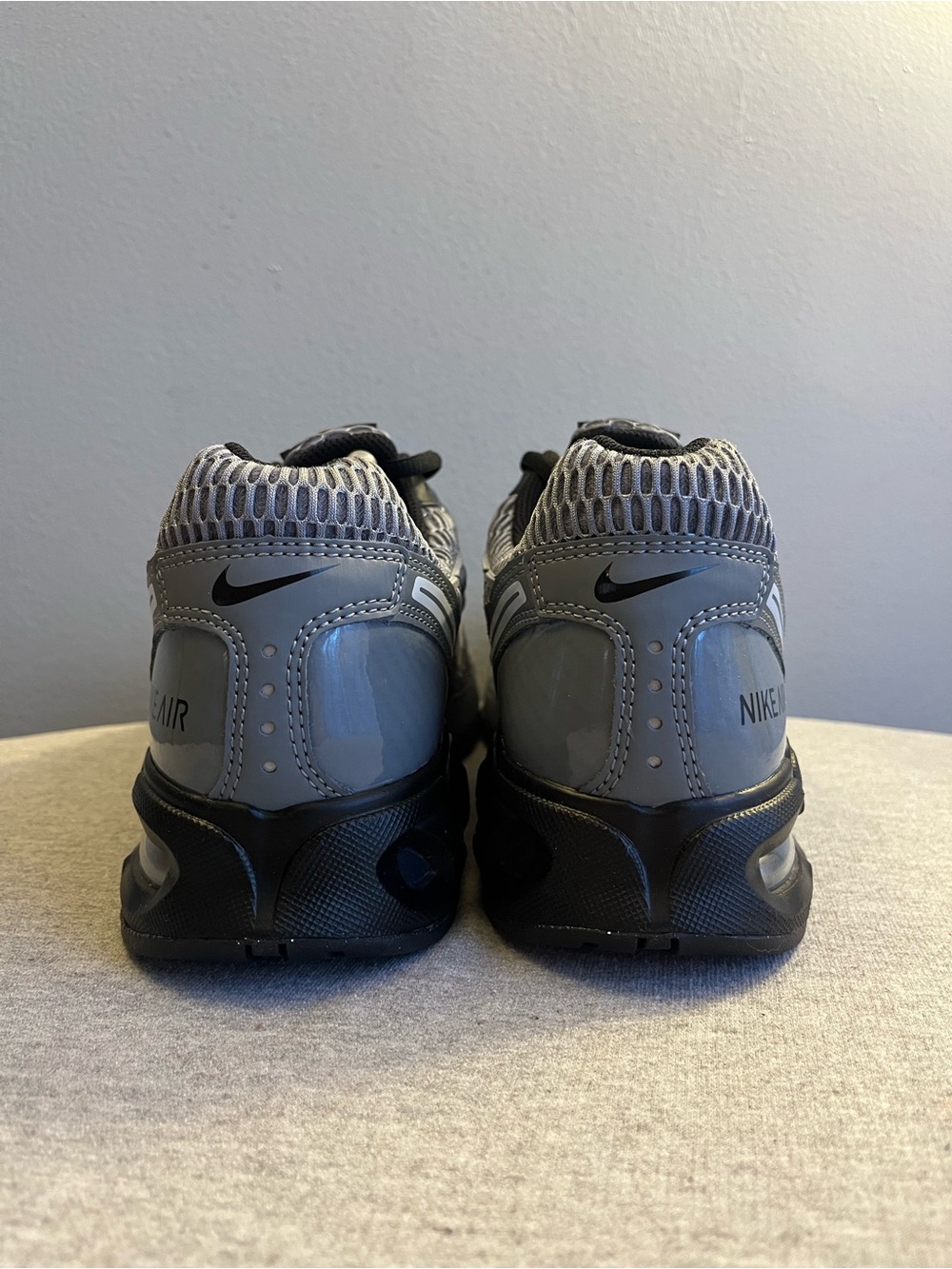 Nike Air Max Torch 4 Cool Grey White Black Athletic Men Shoes Size 10 343846-012 - Picture 5 of 12